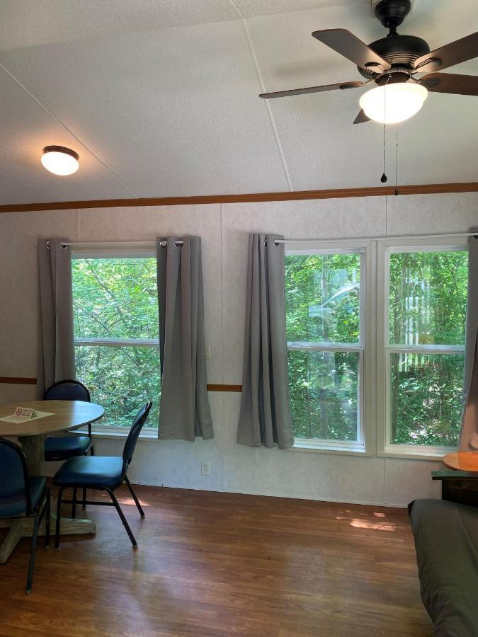 The Vintage Rv'S At Wilderness Presidential Camp Resort By Tripforth Spotsylvania Екстериор снимка